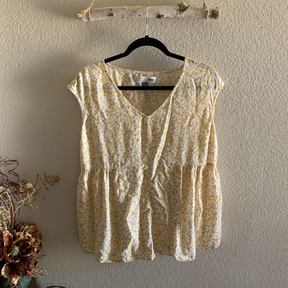 Old Navy Yellow Floral Maternity Top